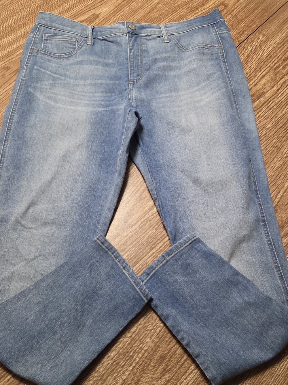 GAP Women's Light Wash Skinny Jeans